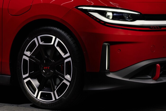 Megérkezett a Volkswagen digitális sportautója 12