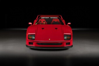 Másfél milliárdot is érhet a legendás Ferrari tökéletesített verziója