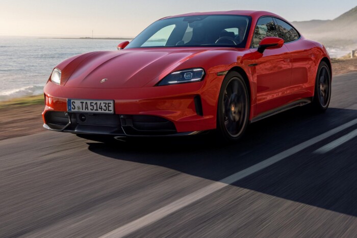 Ha fizetsz érte, rángat és üvölt a Porsche Taycan 10 Ha fizetsz érte, rángat és üvölt a Porsche Taycan 10