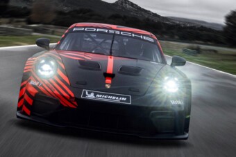 Bemutatta új nép-versenyautóját a Porsche
