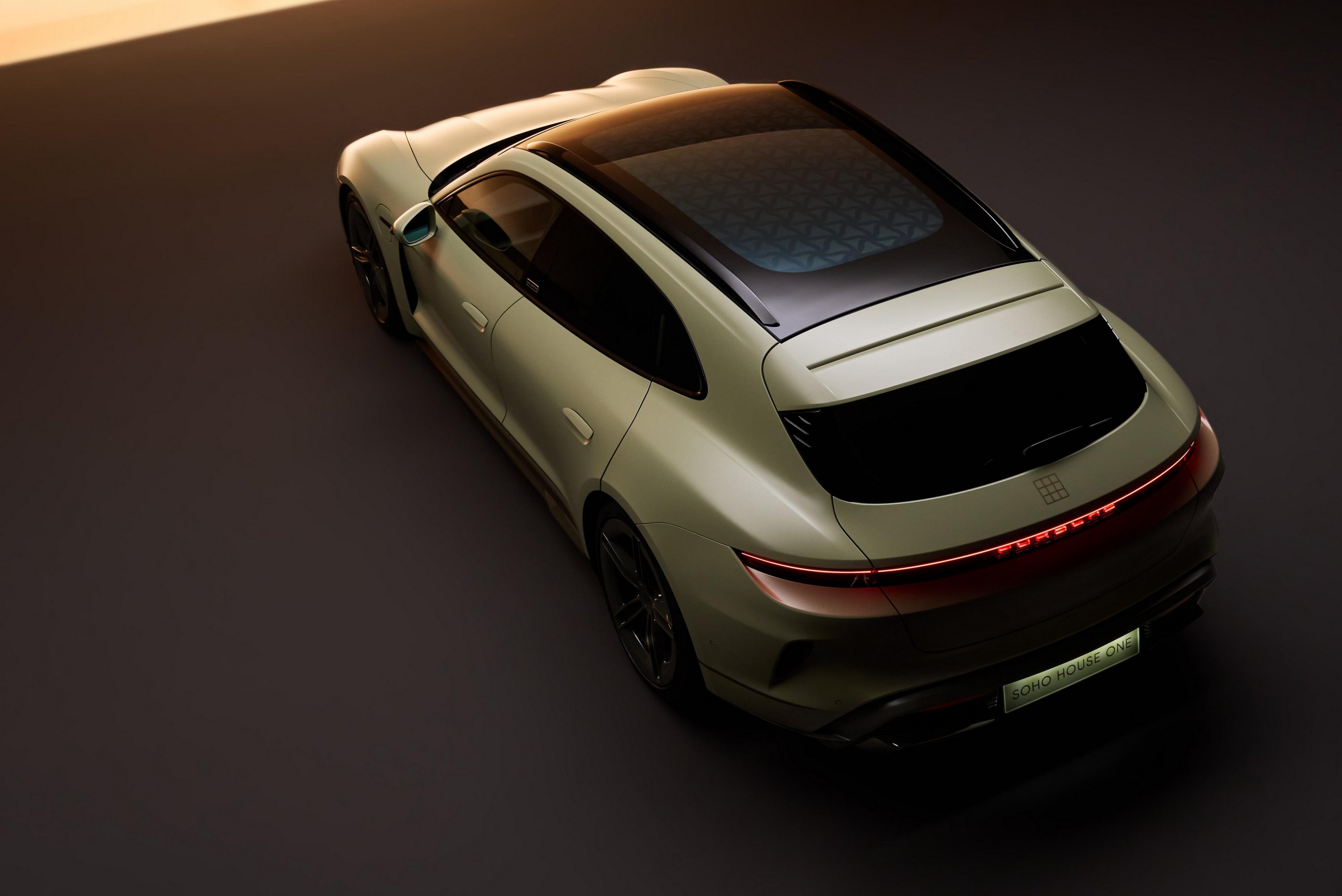 KGST-nosztalgiát ébreszt ennek a Porschénak a színe 2 KGST-nosztalgiát ébreszt ennek a Porschénak a színe 2