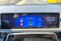 Megállt a Tesla az autópálya közepén, majd jött a kamion és tragikus vége lett 2