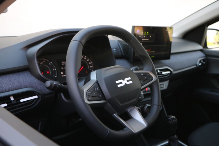 Ez a Dacia egy büszkén vállalható olcsó autó 15