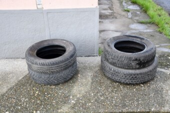 Felfoghatatlan, mekkora őrültséget csináltak autógumikkal Nógrádban