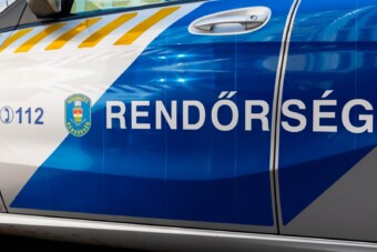 Rendőr előtt karambolozott, elszaladt, hiába