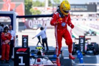 Nagy tömeg előtt tett komoly ígéretet Lewis Hamilton 2 Nagy tömeg előtt tett komoly ígéretet Lewis Hamilton 2