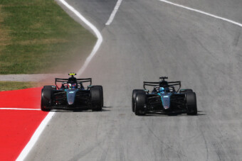 Ezért lassult le drámaian az F1 bajnoki éllovasa