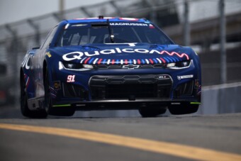 Botrány lett az F1-pilóta NASCAR-versenyéből