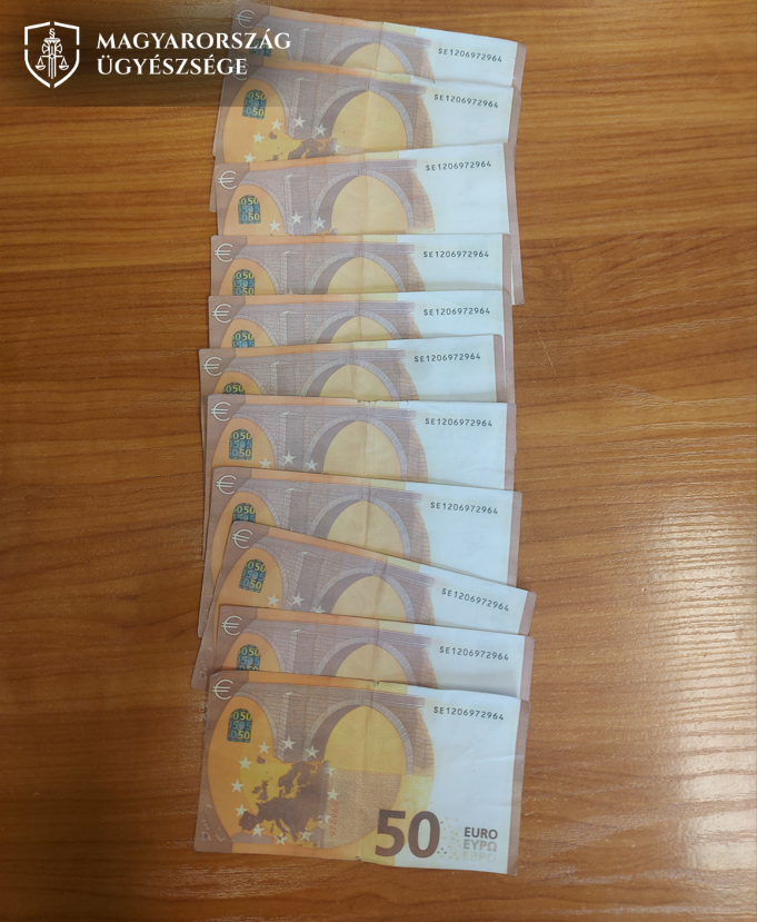 Hamis euróval fizettek a kocsiért a gyáli eladónak 2