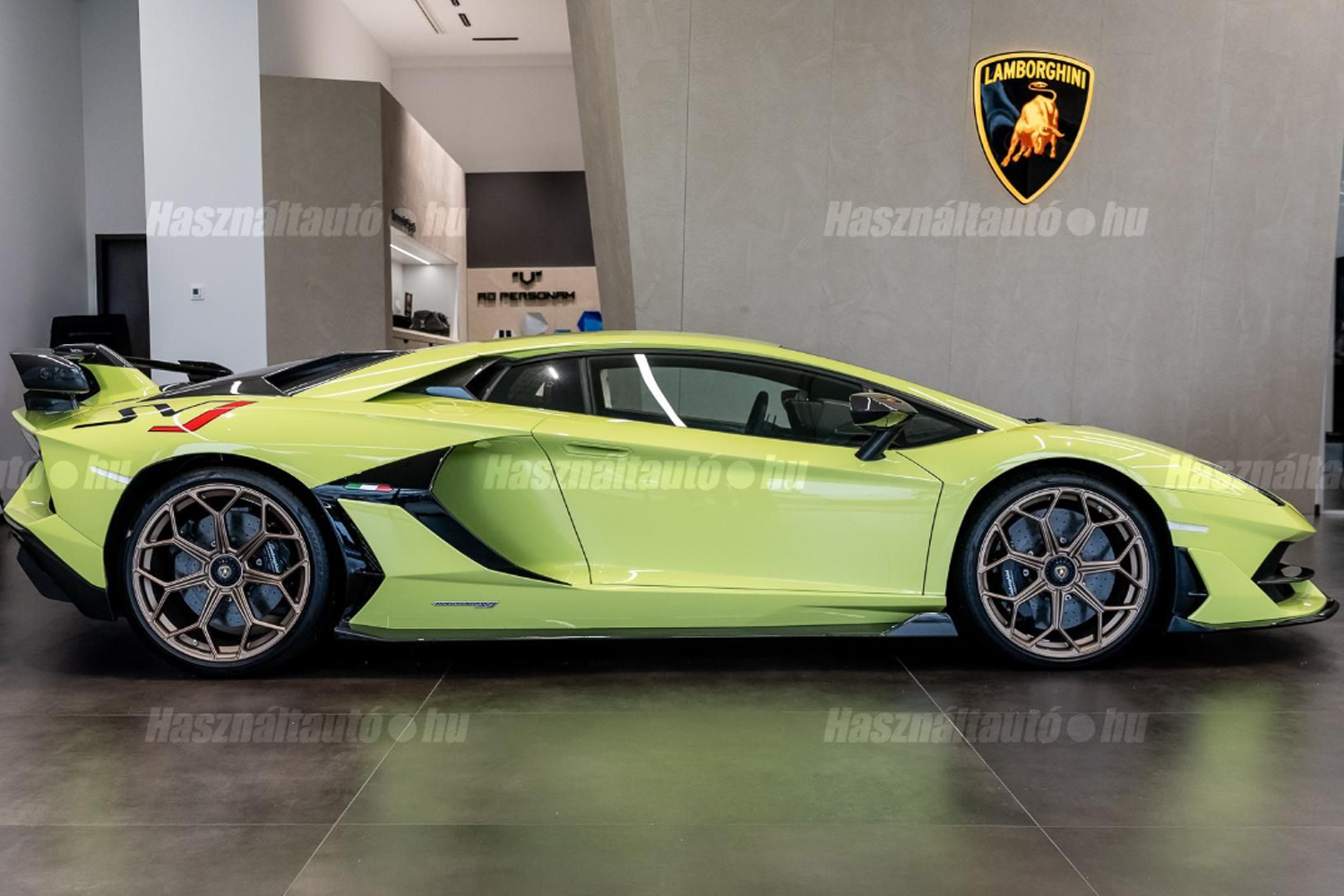 lambo2 | Vezess