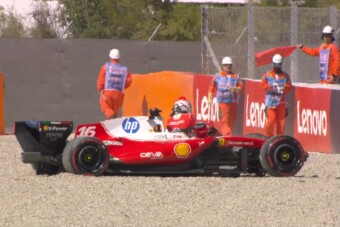 Leclerc autót tört az F1-időmérőn, nagy esélyt szalasztott el