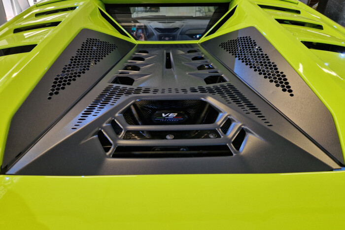 Örült tempó, laza műsor – a Hungaroringen próbáltuk az új Lamborghinit 8
