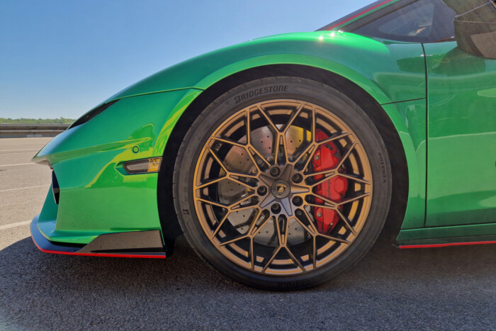Örült tempó, laza műsor – a Hungaroringen próbáltuk az új Lamborghinit 13