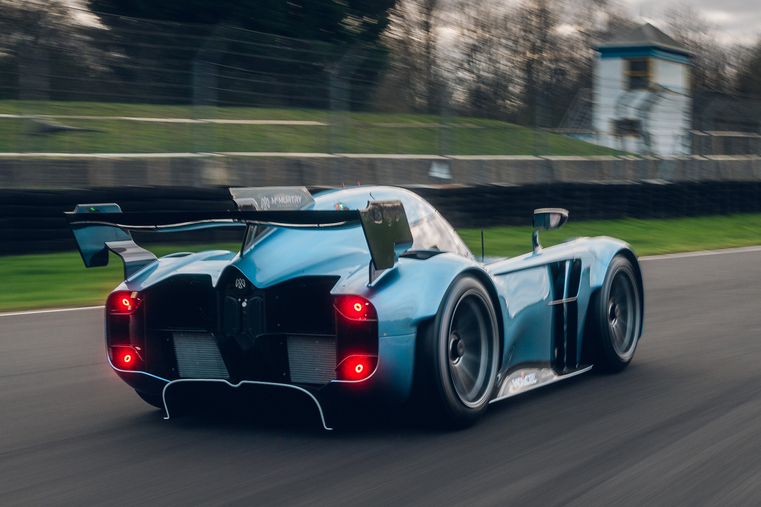 mcmurtry_speirling_pure_vp1_at_castle_combe_-_rear_side | Vezess