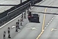 Ritkán látható videón, ahogy megmentették egy magyar autós életét 1 Ritkán látható videón, ahogy megmentették egy magyar autós életét 1