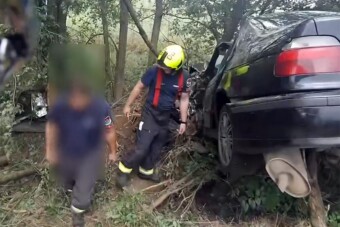 Ritkán látható videón, ahogy megmentették egy magyar autós életét