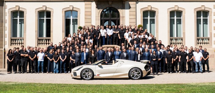 Elkészült az utolsó W16-os Bugatti 6 Elkészült az utolsó W16-os Bugatti 6