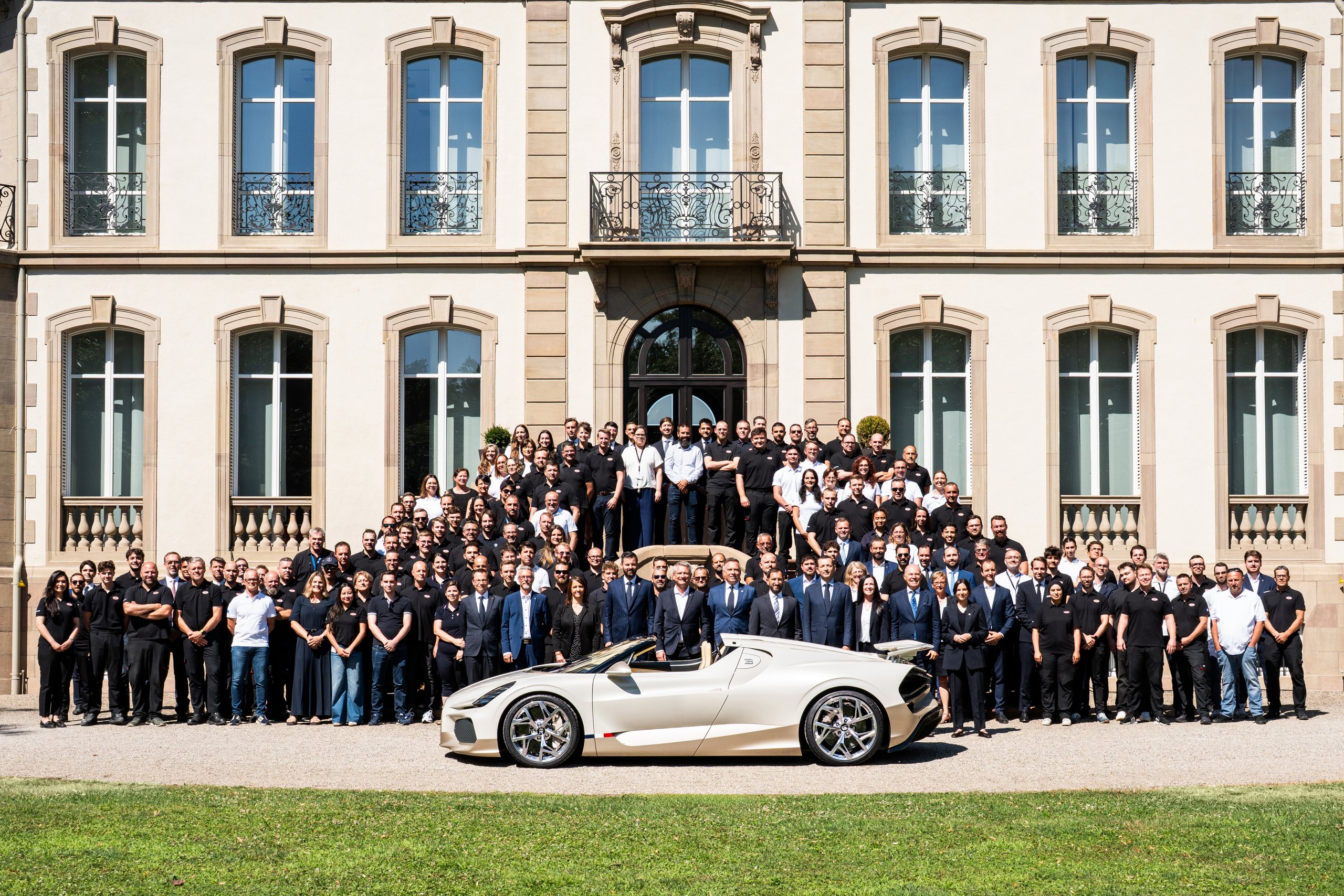 01-2606-bugatti-w16-mistral-end-of-production | Vezess