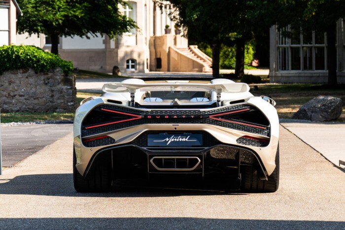 Elkészült az utolsó W16-os Bugatti 8 Elkészült az utolsó W16-os Bugatti 8