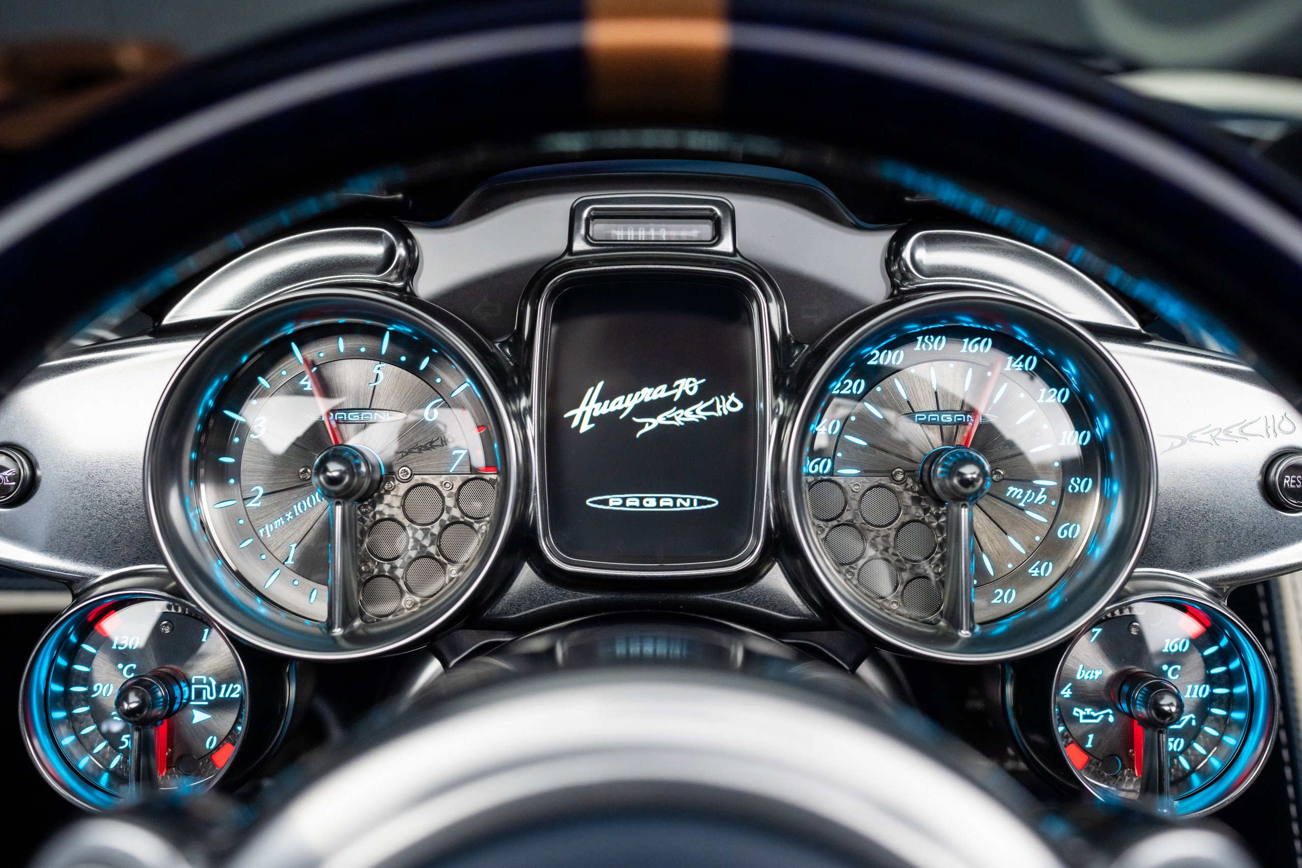 11_pagani-huayra-70-derecho-1 | Vezess