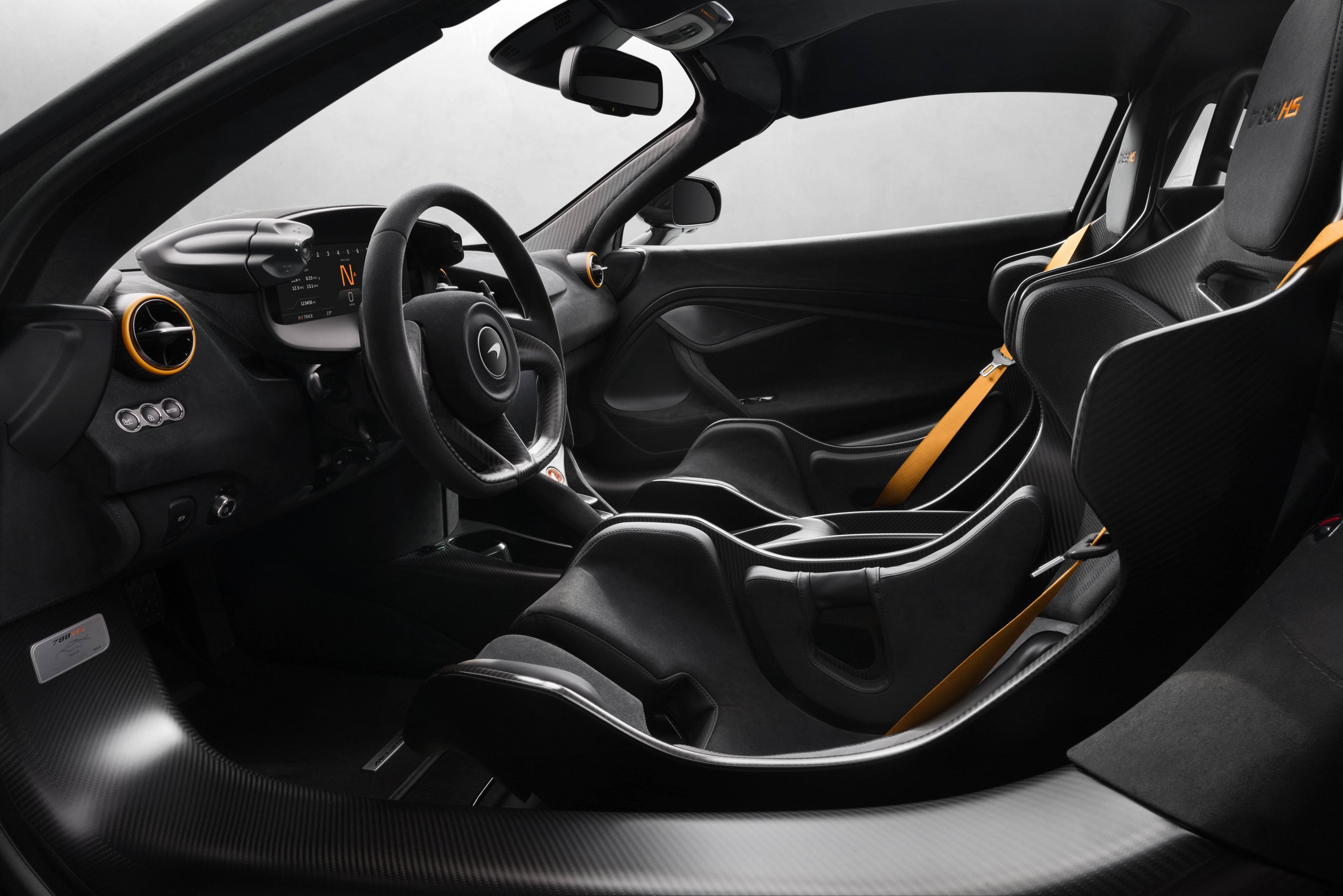 18143-ns-mclaren-788hs-shot12-final | Vezess