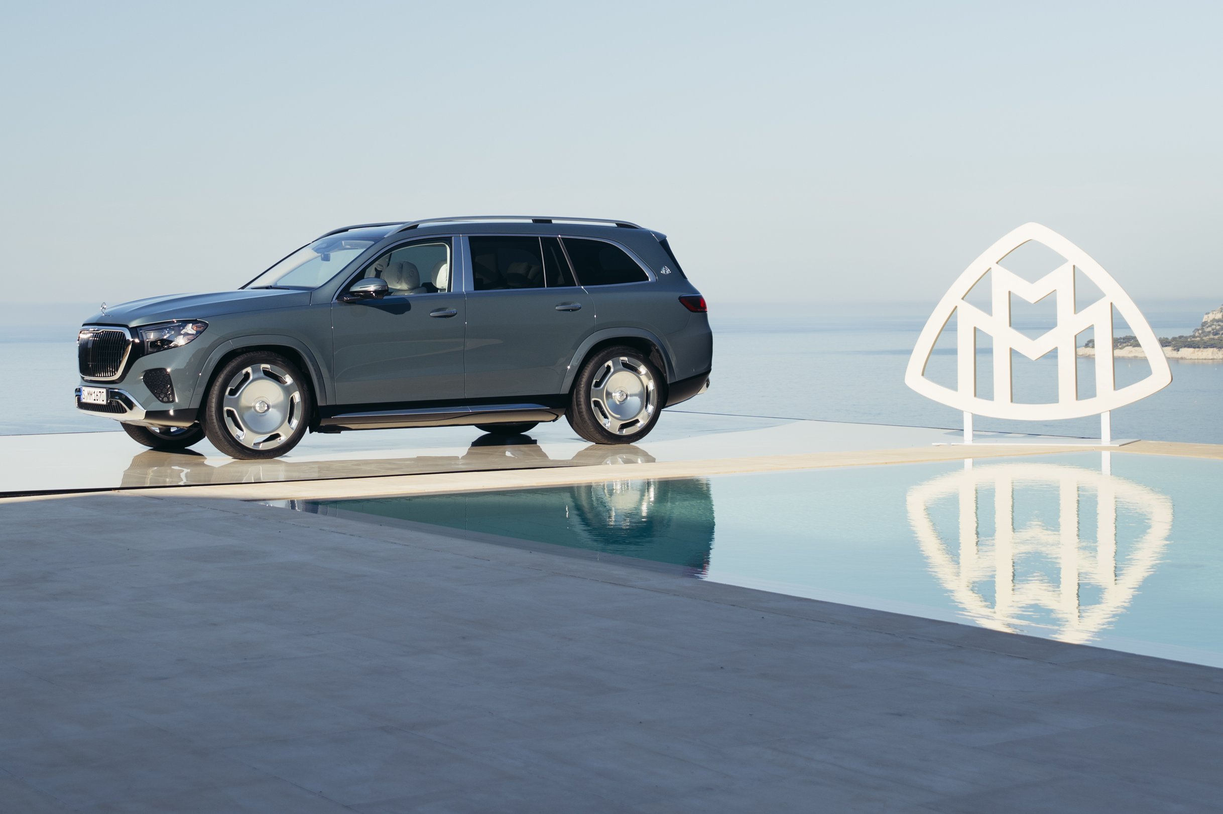 Der neue Mercedes-Maybach GLS Ein ganz eigener Kosmos The new Mercedes-Maybach GLS A cosmos of your own | Vezess