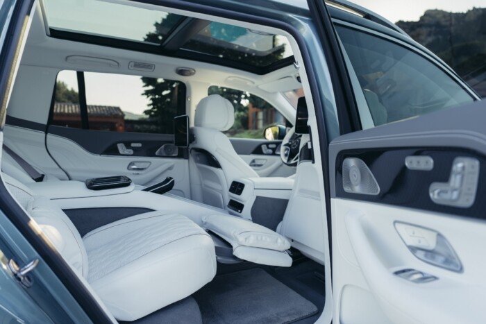 Megújul a Mercedes legfényűzőbb SUV-ja 12 Megújul a Mercedes legfényűzőbb SUV-ja 12