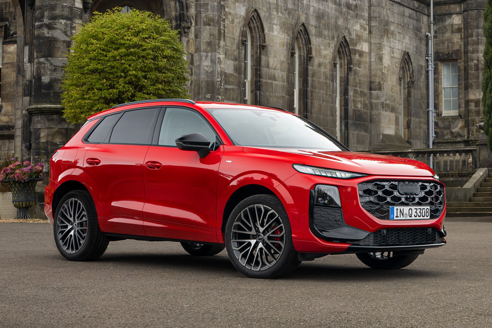 Compact class meets Celtic charm the new Audi Q3 in Scotland | Vezess