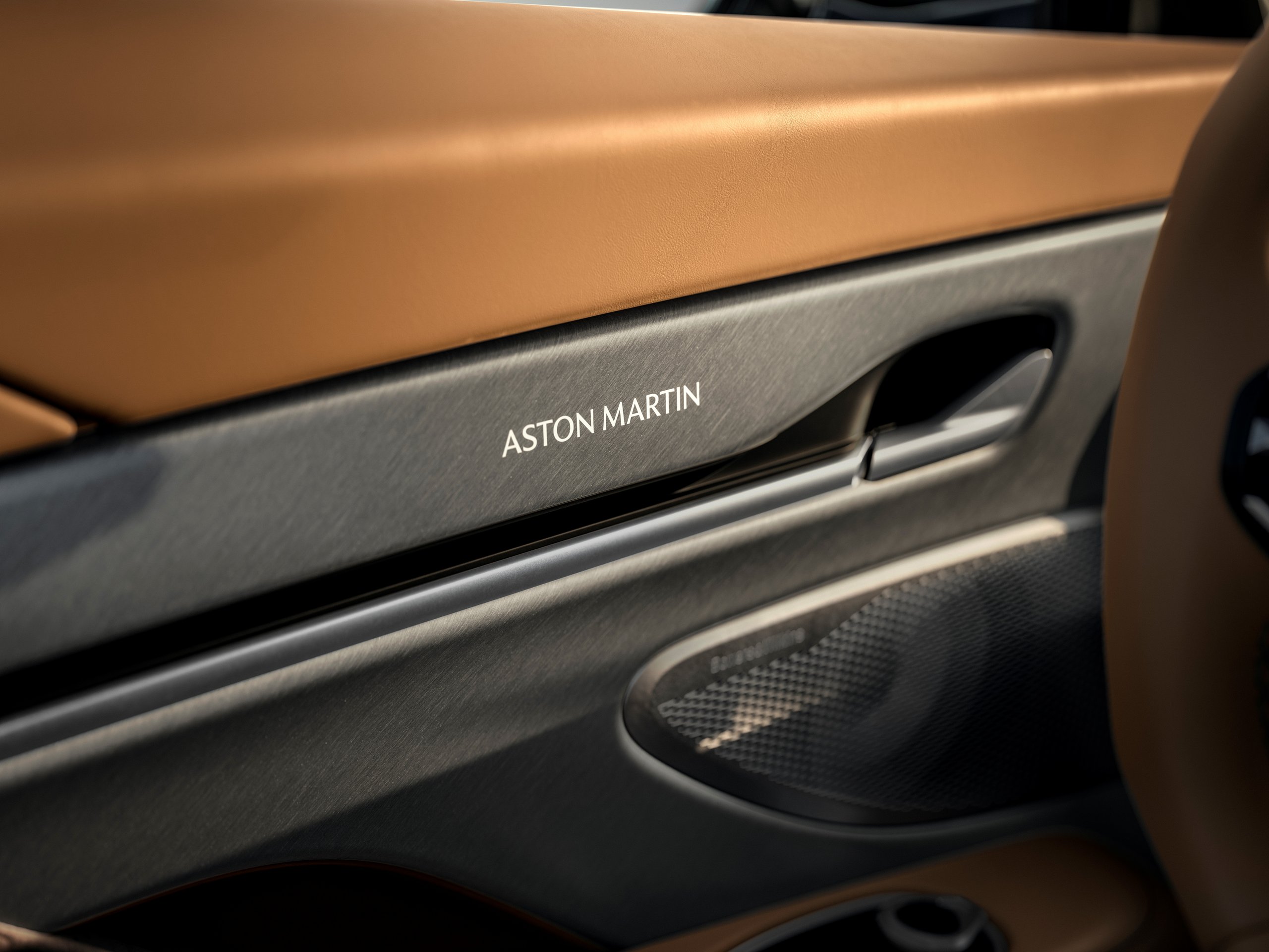 Jubilál a legnagyszerűbb Aston Martin 14 Jubilál a legnagyszerűbb Aston Martin 14