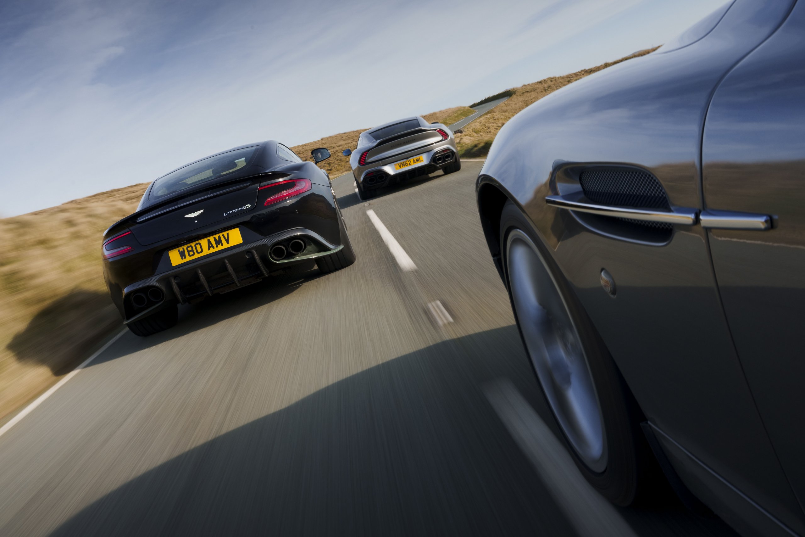 aston-martin-vanquish-at-25_06 | Vezess
