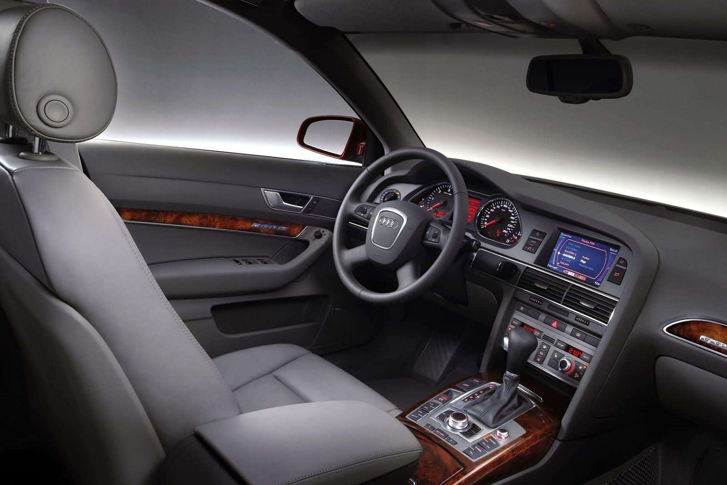 audi-a6_3-2-2005-hd-120135481c58a708a6901905d044d08be81206bea | Vezess