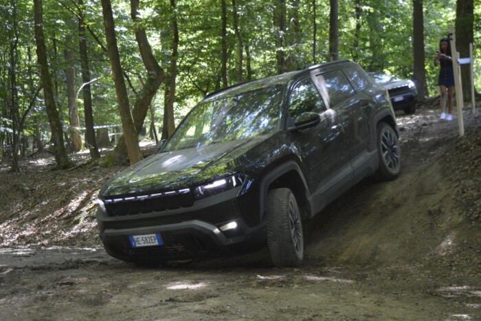 Ez a Jeep már nem veri fel az erdő csendjét 13 Ez a Jeep már nem veri fel az erdő csendjét 13