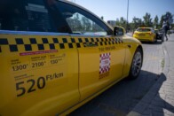 Botrány a ferihegyi reptéren, összeomlott a közlekedés az új díj miatt 1 Botrány a ferihegyi reptéren, összeomlott a közlekedés az új díj miatt 1