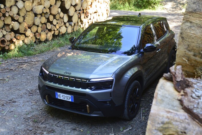 Városban otthon, terepen elemében – ilyen a legnépszerűbb Jeep 16