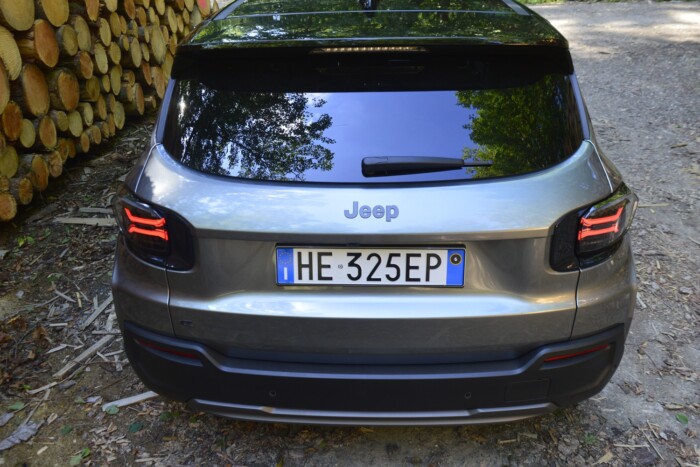 Városban otthon, terepen elemében – ilyen a legnépszerűbb Jeep 15