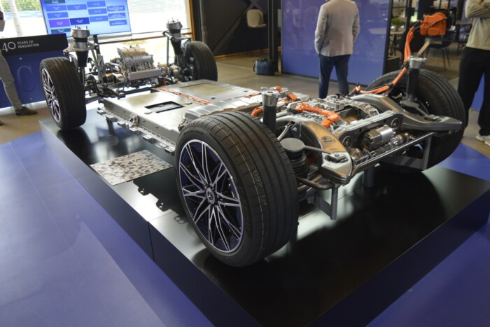 Igazi Mercedes az elektromos C-osztály 13