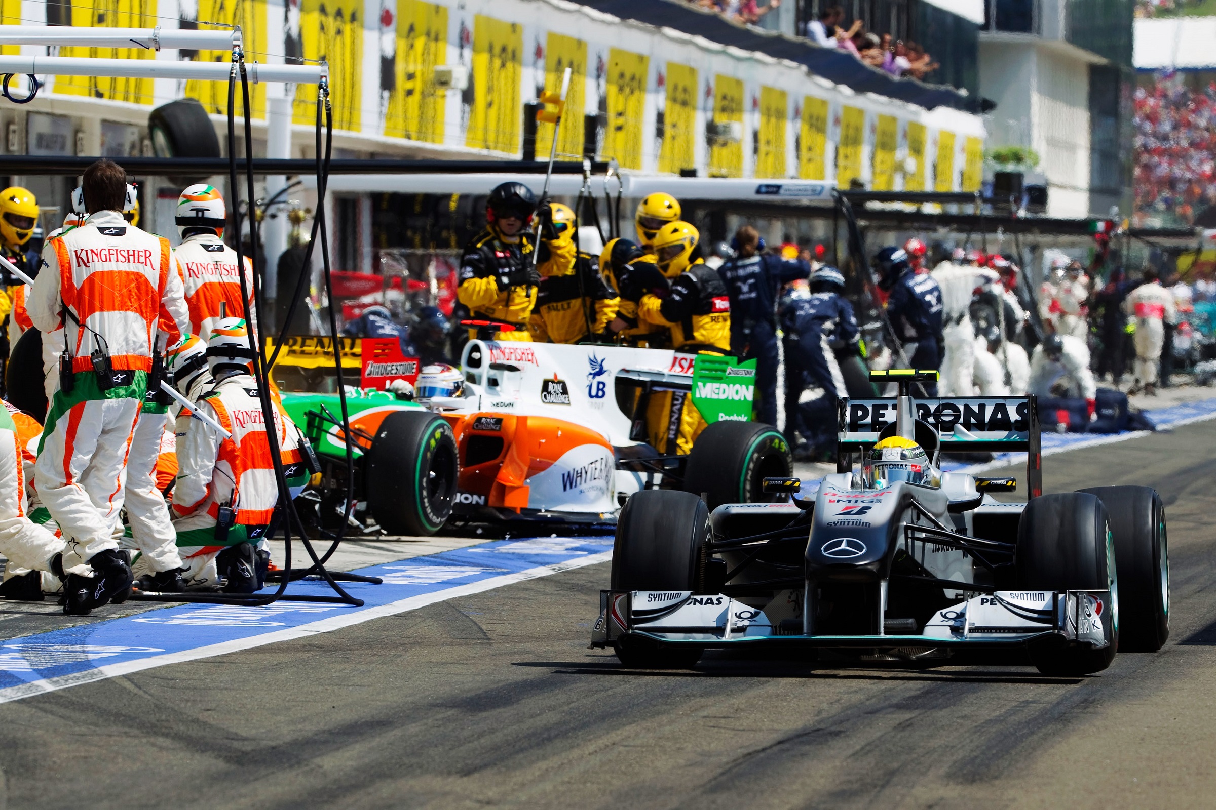 F1 Hungarian Grand Prix - Race | Vezess