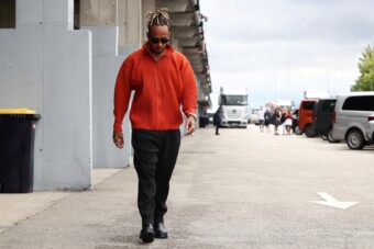 A Hungaroring spájzában öltözött át Hamilton
