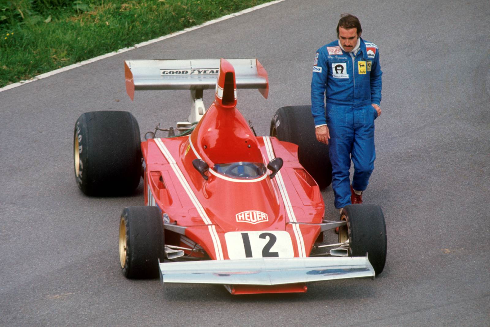 Clay Regazzoni beside a Ferrari 312 B3-74 | Vezess