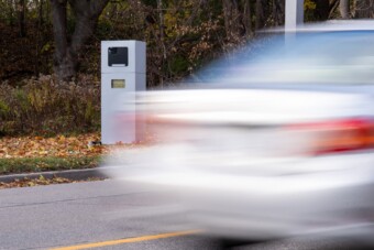 172-vel száguldott az otthon hagyott mobilért