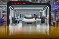 Itt a Tesla legújabb járműve: se pedálok, se akkumulátor 6 Itt a Tesla legújabb járműve: se pedálok, se akkumulátor 6