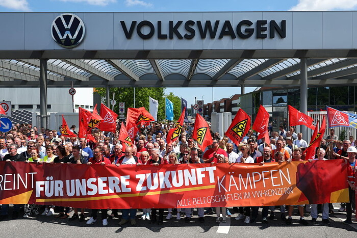 Földrengés a Volkswagennél: minden második modell eltűnhet, négy gyár jövője kétséges 2 Földrengés a Volkswagennél: minden második modell eltűnhet, négy gyár jövője kétséges 2