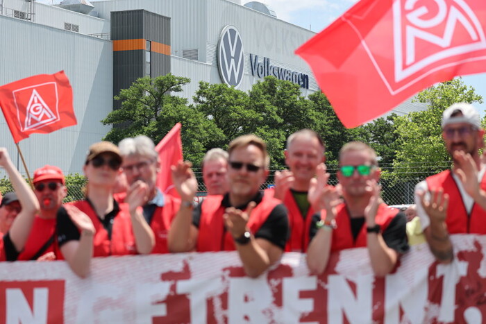 Földrengés a Volkswagennél: minden második modell eltűnhet, négy gyár jövője kétséges 1 Földrengés a Volkswagennél: minden második modell eltűnhet, négy gyár jövője kétséges 1