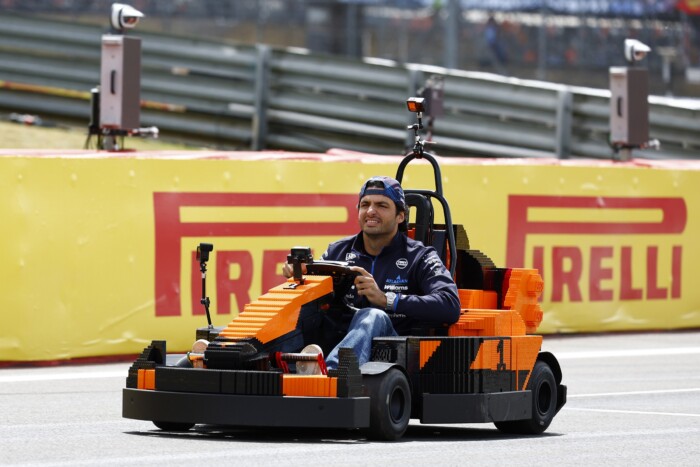 Képeken az F1-esek őrült Lego-parádéja 6