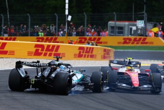 Ütköztek az F1 bajnokesélyesei, Antonelli nyert
