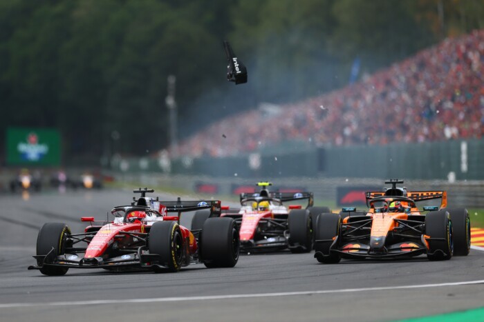 Ütköztek az F1 bajnokesélyesei, Antonelli nyert 7 Ütköztek az F1 bajnokesélyesei, Antonelli nyert 7