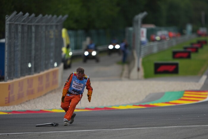 Ütköztek az F1 bajnokesélyesei, Antonelli nyert 8 Ütköztek az F1 bajnokesélyesei, Antonelli nyert 8