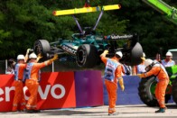 Gyomorforgató kalandok az F1 rajongói zónájában 6