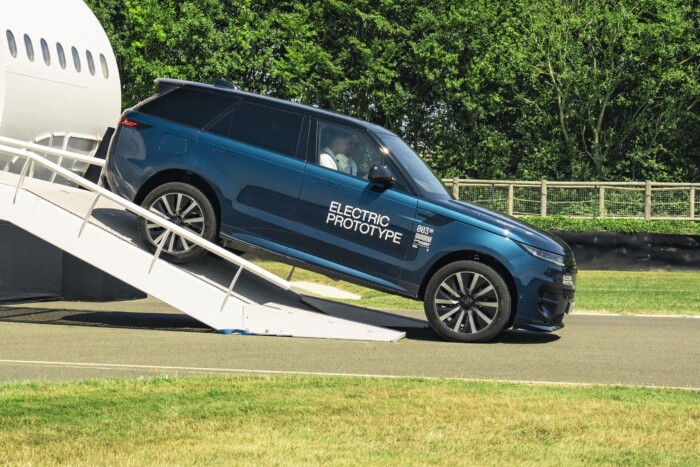 Még az első sem kapható, de már a második villanyautóján dolgozik a Range Rover 7 Még az első sem kapható, de már a második villanyautóján dolgozik a Range Rover 7