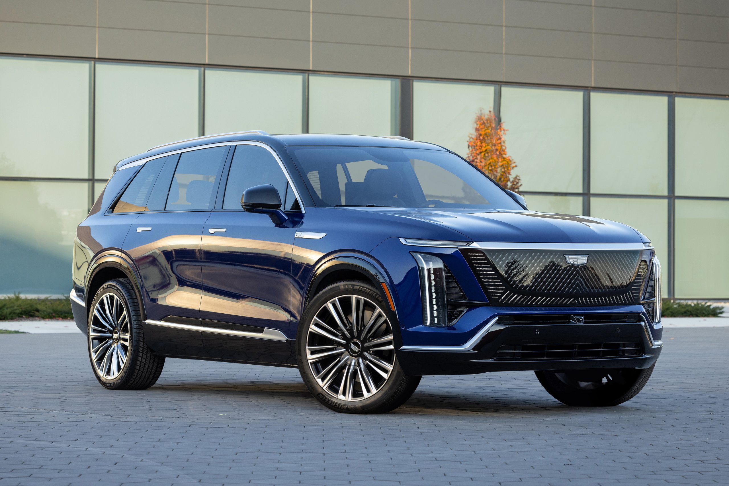 2026 Cadillac VISTIQ | Vezess
